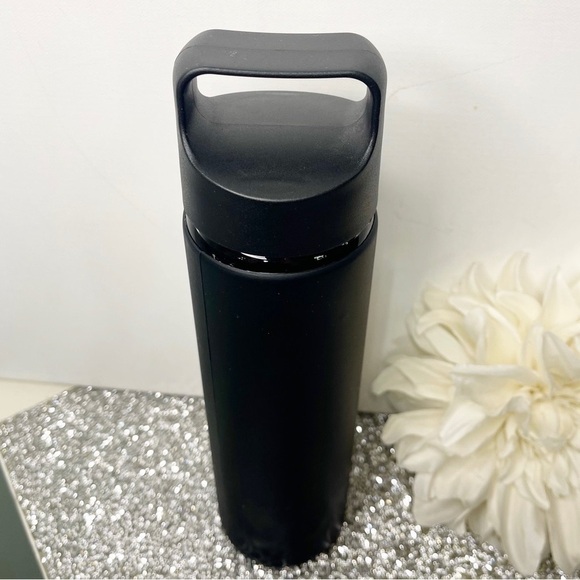 Peloton Glass Water Bottle Black Silicone Sleeve Screw Top New - Picture 7 of 7